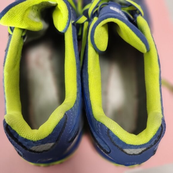 The North Face Women's  Blue Athletic Shoes - Picture 14 of 14